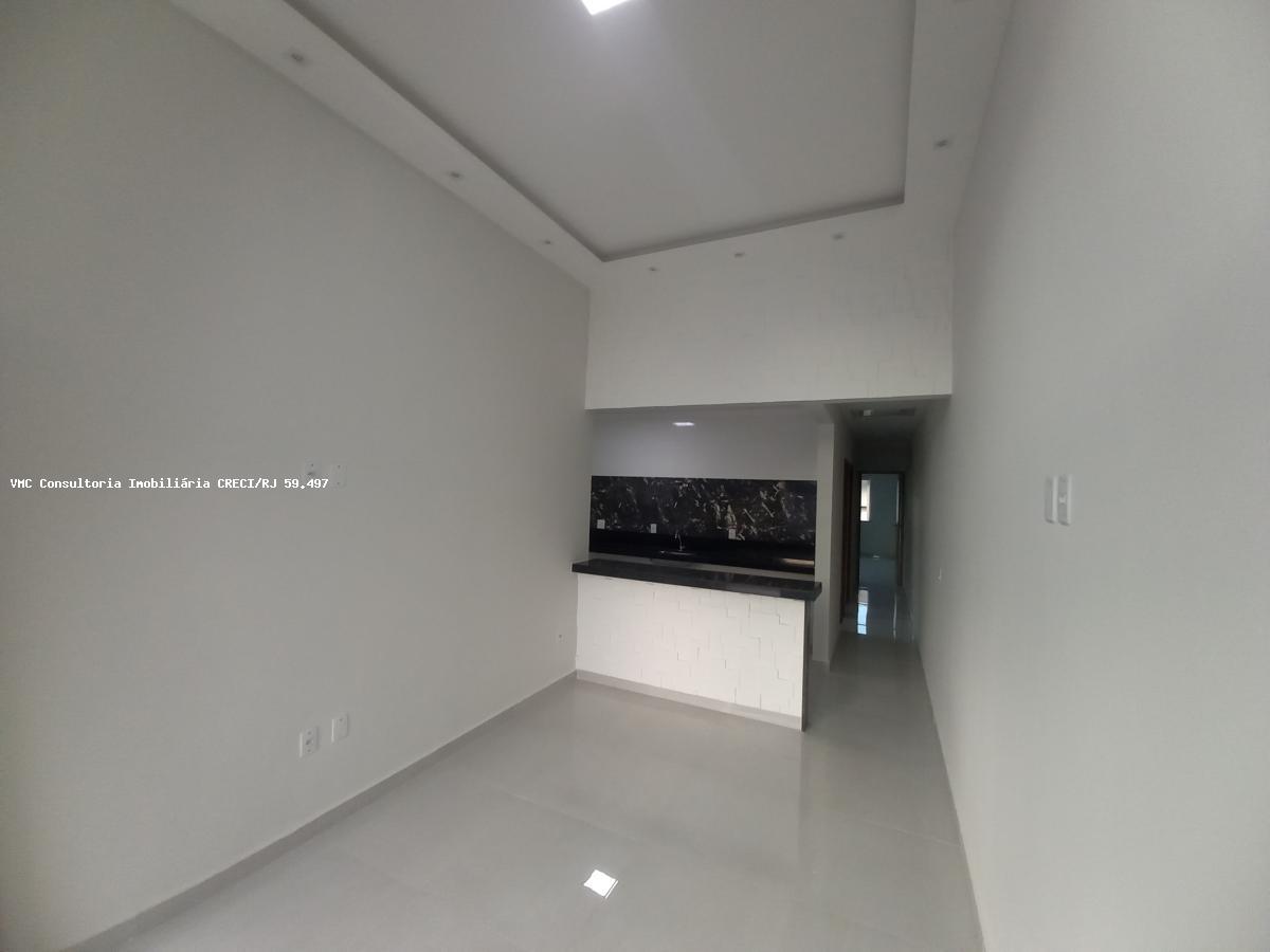 Casa à venda com 3 quartos, 240m² - Foto 8