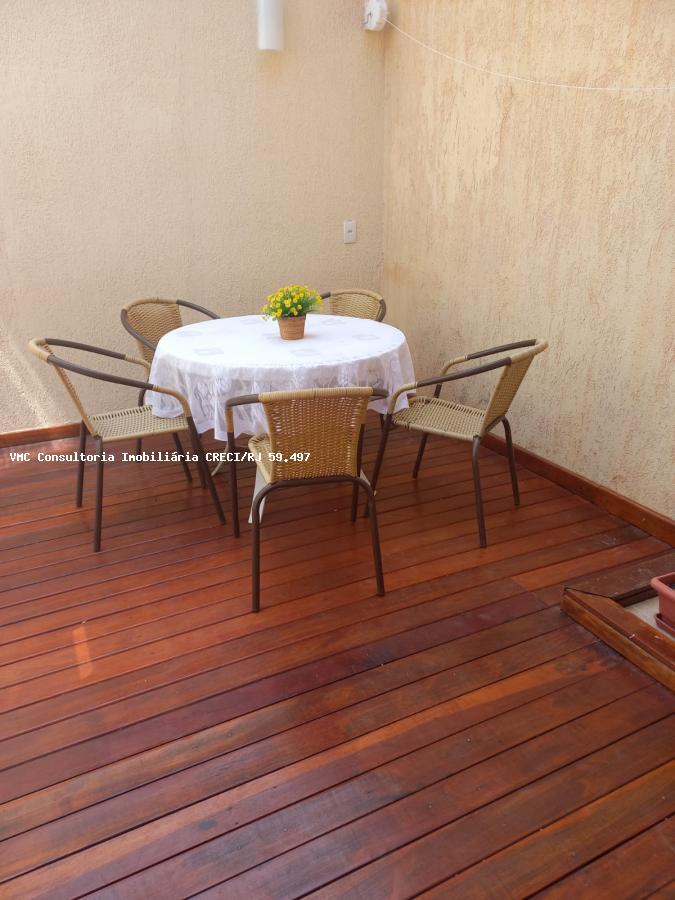 Casa para alugar com 3 quartos, 200m² - Foto 12