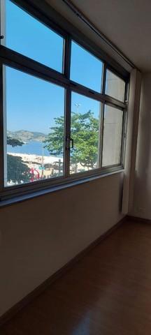 Apartamento à venda com 4 quartos, 220m² - Foto 2