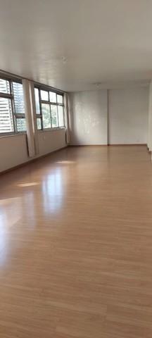 Apartamento à venda com 4 quartos, 220m² - Foto 3