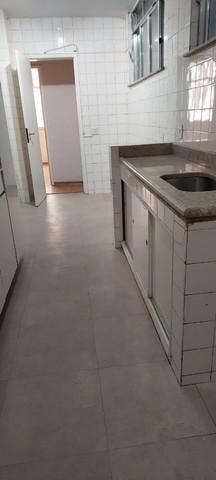 Apartamento à venda com 4 quartos, 220m² - Foto 17