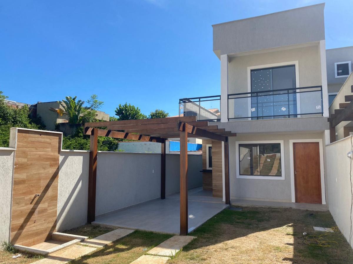 Casa à venda com 3 quartos, 240m² - Foto 1