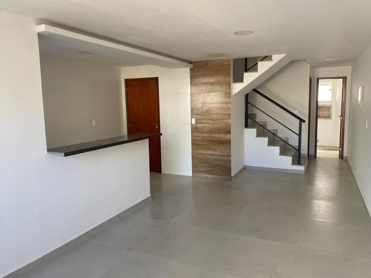 Casa à venda com 3 quartos, 240m² - Foto 4