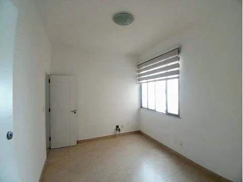 Apartamento à venda com 2 quartos, 70m² - Foto 3