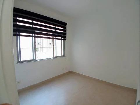 Apartamento à venda com 2 quartos, 70m² - Foto 4