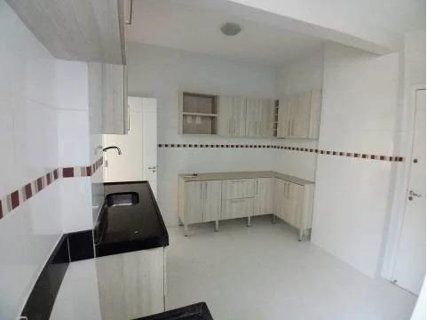 Apartamento à venda com 2 quartos, 70m² - Foto 16