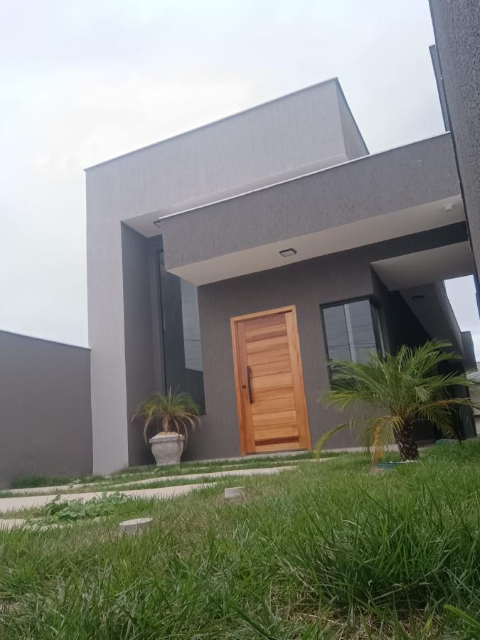 Casa à venda com 3 quartos, 240m² - Foto 2