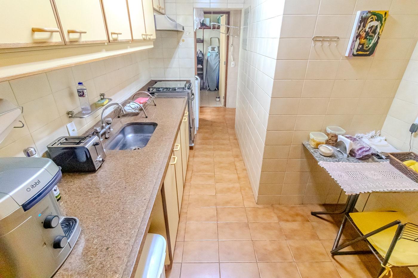 Apartamento à venda com 3 quartos, 137m² - Foto 19