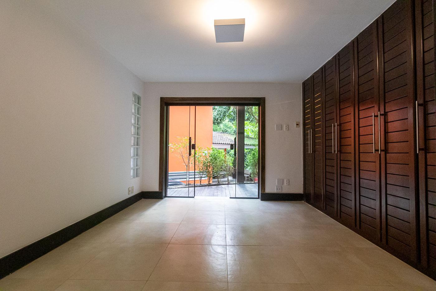 Casa à venda com 5 quartos, 384m² - Foto 43