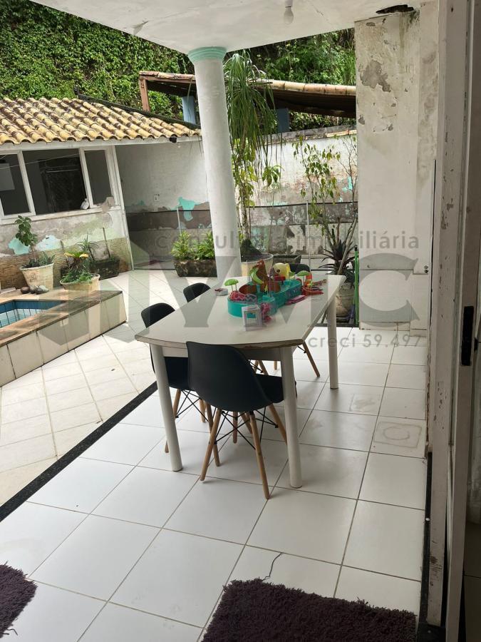 Casa à venda com 4 quartos, 250m² - Foto 11