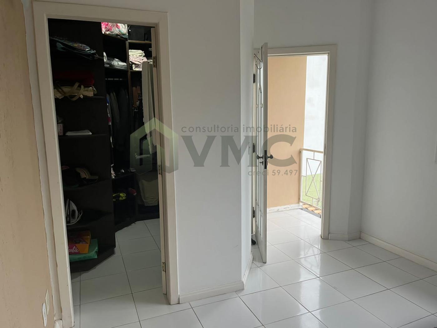 Casa à venda com 4 quartos, 250m² - Foto 20